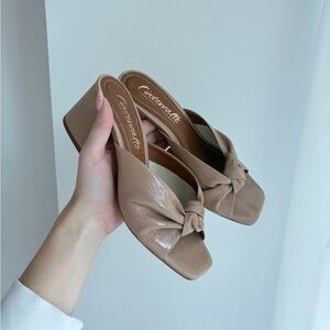 Carabelle Noeud Patent Leather Blocked Heel Mule